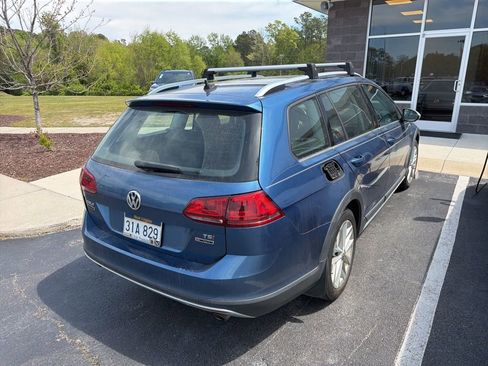 Used 2017 Volkswagen Golf Alltrack SEL image 3