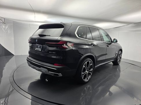 Certified 2024 BMW X5 sDrive40i w/ Premium Package RWD image 4