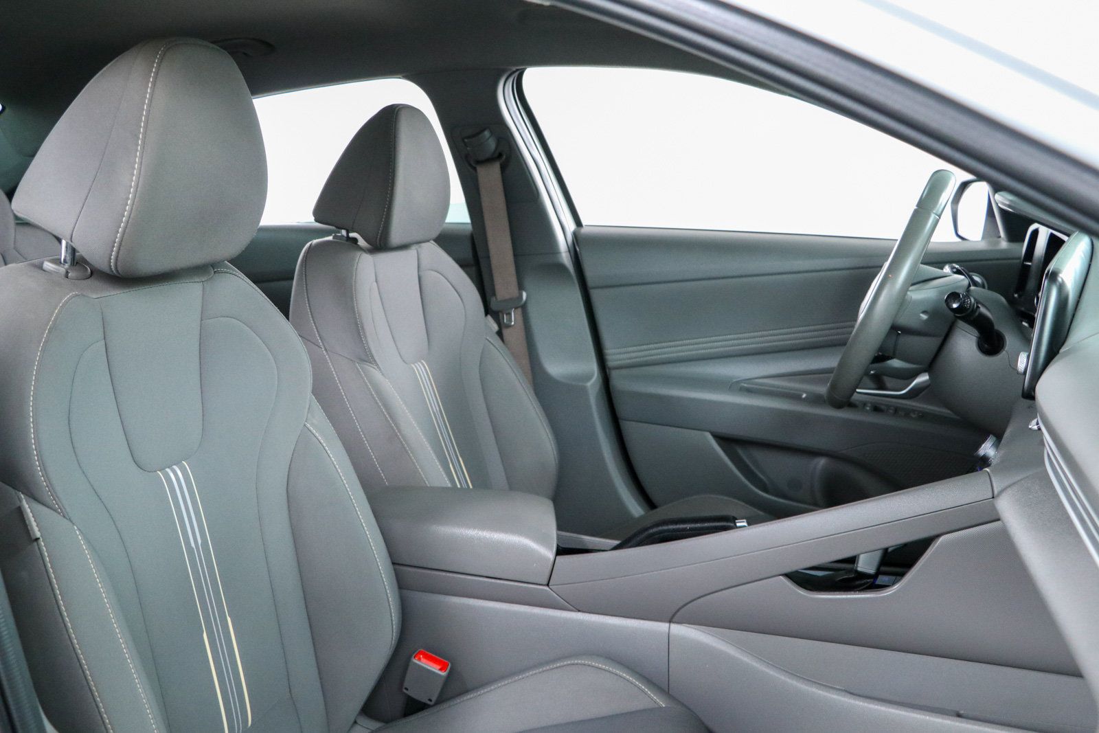 Used 2025 Hyundai Elantra Sport FWD image 26