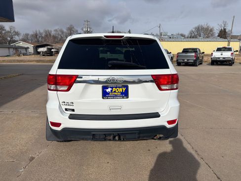 Used 2013 Jeep Grand Cherokee Laredo w/ Laredo E Group image 4