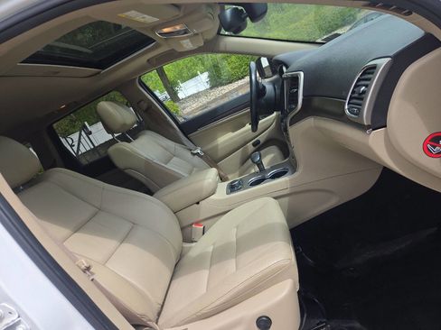 Used 2014 Jeep Grand Cherokee Limited AWD/4WD image 26