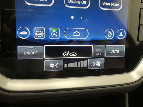 Used 2025 Subaru Crosstrek 2.5i Premium AWD/4WD image 19