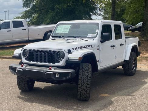 New 2026 Jeep Gladiator Rubicon w/ Steel Power Dome Hood Package AWD/4WD image 3