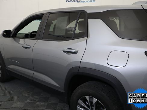 Used 2025 Chevrolet Equinox LT FWD image 11