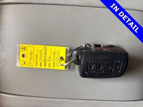 Used 2016 Toyota Highlander Limited AWD/4WD image 16