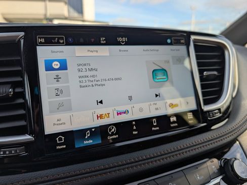 New 2026 Chrysler Pacifica Pinnacle w/ Trailer Tow Group AWD/4WD image 29