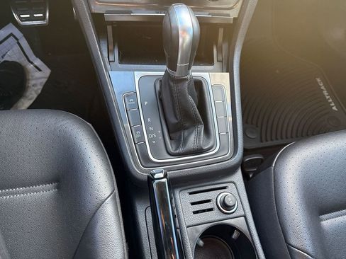 Used 2019 Volkswagen Golf Alltrack S image 22