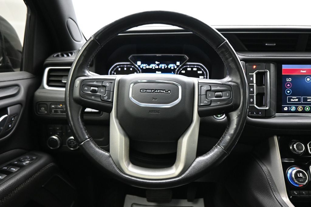 Used 2021 GMC Yukon Denali w/ Denali Premium Package AWD/4WD image 17