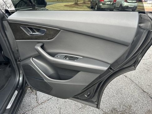 Used 2021 Audi Q8 Premium Plus image 19