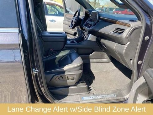 Used 2023 Chevrolet Suburban Premier image 37