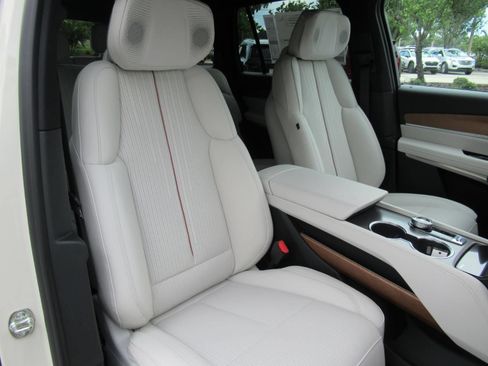 New 2027 Cadillac Vistiq Sport AWD/4WD image 9
