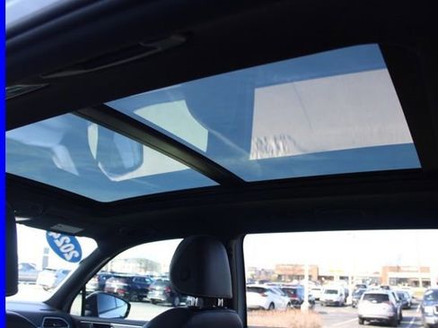 Used 2024 Volkswagen Tiguan SE R-Line image 28