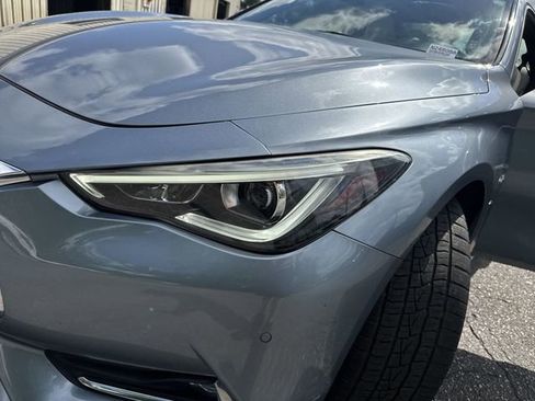 Used 2017 INFINITI Q60 2.0t w/ Premium Plus Package 2.0T RWD image 31