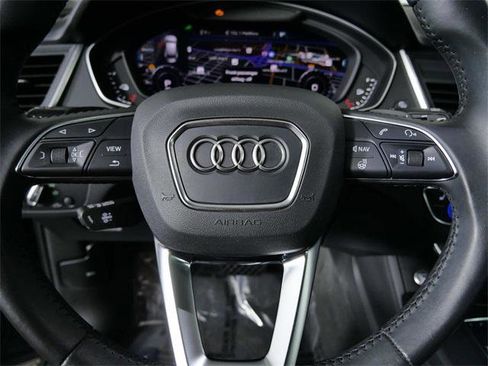 Used 2020 Audi Q5 e Premium Plus w/ Premium Plus Package image 22