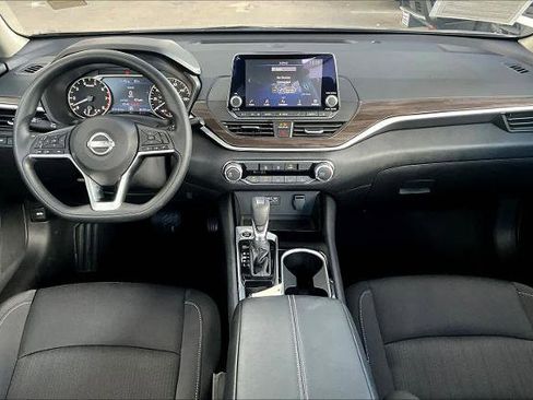 Certified 2024 Nissan Altima 2.5 SV FWD image 15