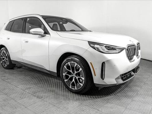 Used 2025 BMW X3 xDrive30i w/ Premium Package AWD/4WD image 11