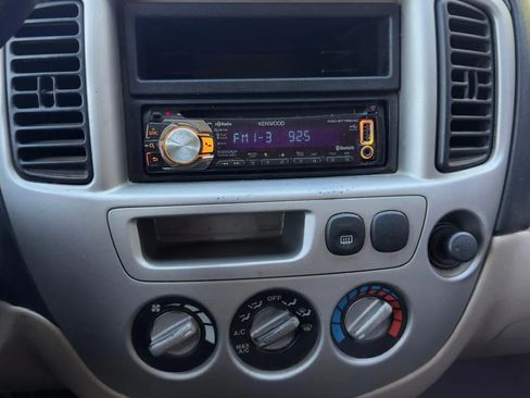 Used 2004 MAZDA Tribute LX image 16