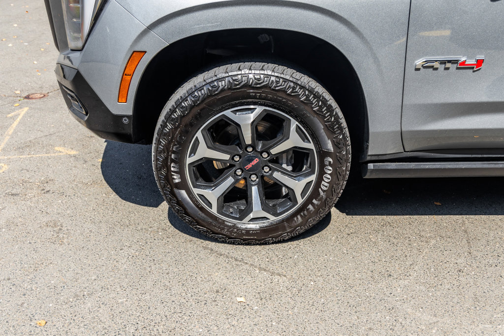 Used 2026 GMC Yukon AT4 w/ AT4 Premium Plus Package AWD/4WD image 14