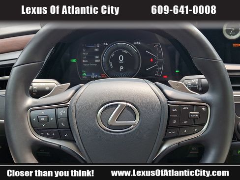 Used 2025 Lexus ES 300h w/ Premium Package FWD image 19