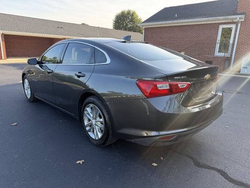 Used 2017 Chevrolet Malibu LT FWD image 7