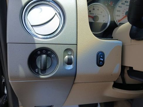 Used 2006 Ford F150 XLT RWD image 17