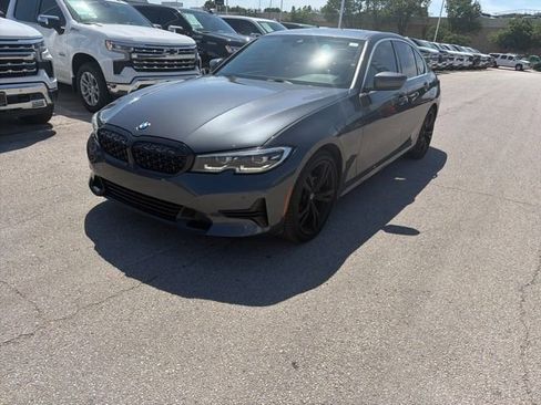Used 2021 BMW 330i Sedan w/ Convenience Package RWD image 2