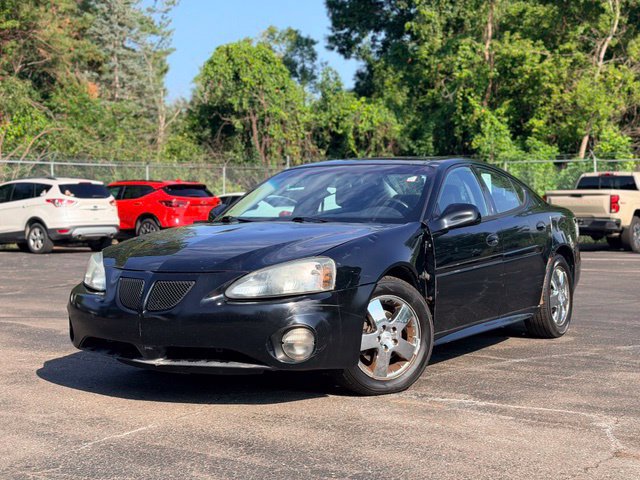 Used 2007 Pontiac Grand Prix w/ Sun And Sound Package FWD image 2
