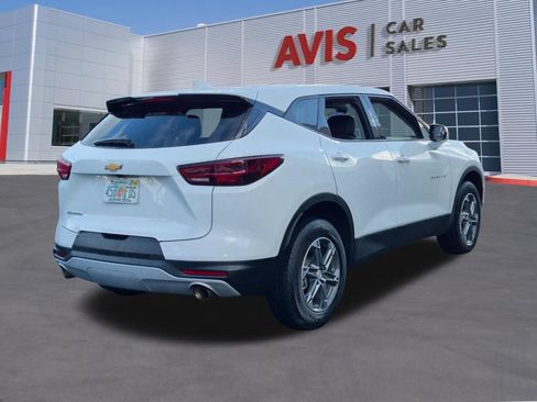 Used 2025 Chevrolet Blazer LT FWD image 6
