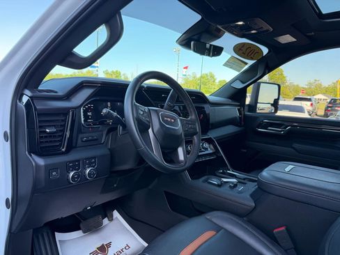 Used 2024 GMC Sierra 2500 AT4 w/ AT4 Premium Plus Package AWD/4WD image 15
