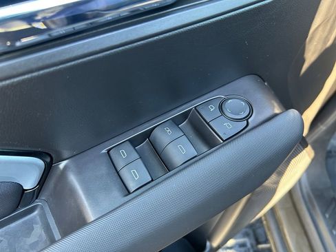 Used 2024 Chevrolet Colorado Z71 w/ Z71 Convenience Package 2 image 23