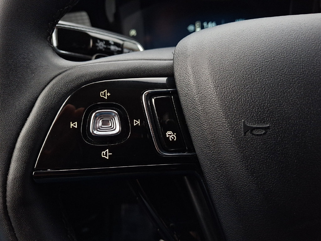 Certified 2024 Lincoln Corsair AWD image 21