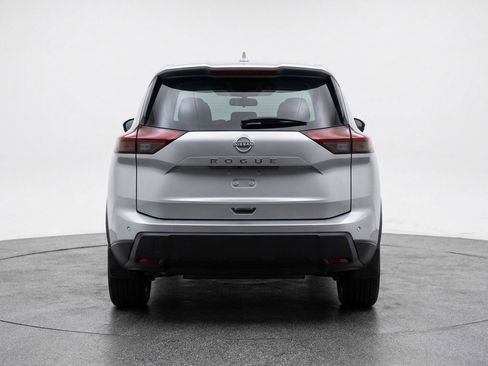 Used 2025 Nissan Rogue SV FWD image 7