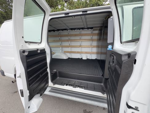 Used 2024 Chevrolet Express 2500 w/ Driver Convenience Package image 7