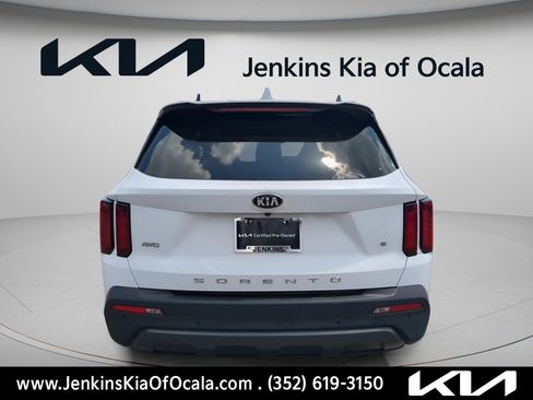 Used 2021 Kia Sorento S image 4