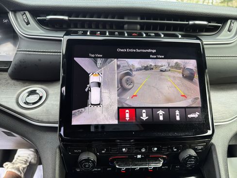 Certified 2024 Jeep Grand Cherokee L Limited w/ Luxury Tech Group II image 33