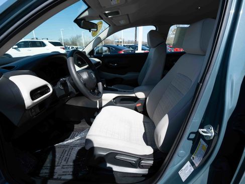 Used 2023 Honda HR-V LX image 9