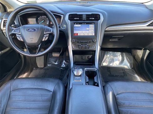 Used 2018 Ford Fusion SE w/ Fusion SE Technology Package image 13