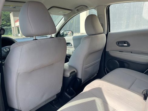 Used 2016 Honda HR-V LX image 32