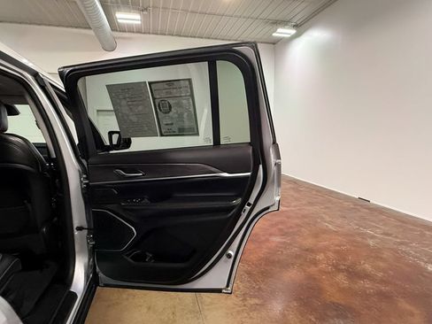 Used 2023 Jeep Grand Cherokee L Limited AWD/4WD image 65