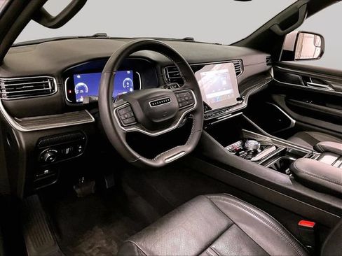 Used 2022 Jeep Wagoneer Series II AWD/4WD image 12