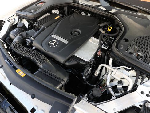 Used 2017 Mercedes-Benz E 300 4MATIC image 51