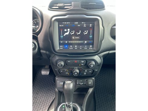 Used 2023 Jeep Renegade Altitude w/ Convenience Group I AWD/4WD image 12