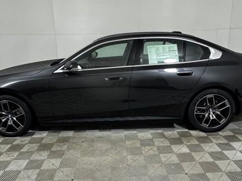 New 2026 BMW i5 eDrive40 image 4