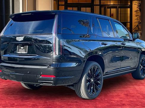 New 2026 Cadillac Escalade Platinum Sport AWD/4WD image 6