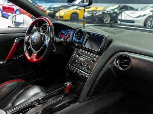 Used 2014 Nissan GT-R Black Edition AWD/4WD image 12