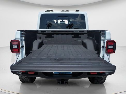 Used 2022 Jeep Gladiator Rubicon w/ LED Lighting Group AWD/4WD image 9
