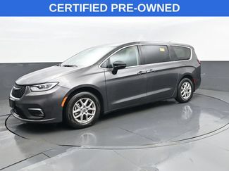 Used 2023 Chrysler Pacifica Touring-L FWD video 1