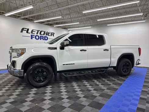 Used 2020 GMC Sierra 1500 SLT w/ SLT Convenience Package image 3