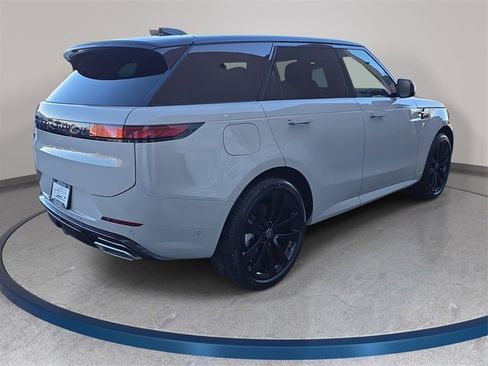 New 2025 Land Rover Range Rover Sport Dynamic SE image 5