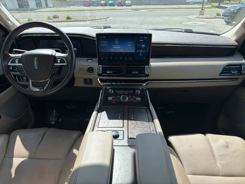 Used 2022 Lincoln Navigator Reserve AWD/4WD image 18